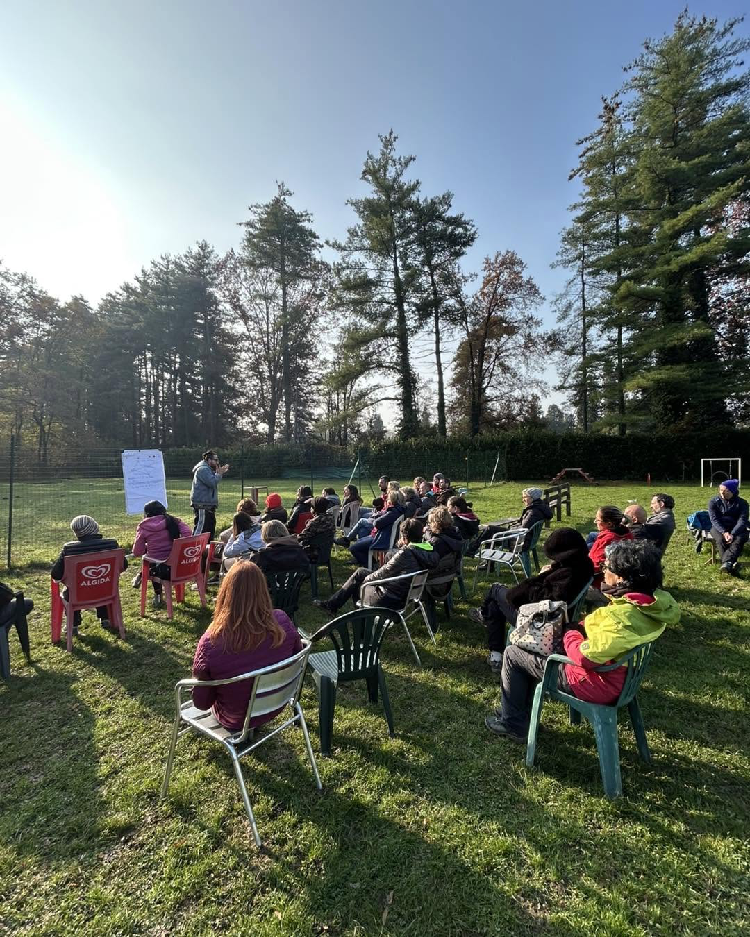 Lezione all'aperto con gruppo di corsisti